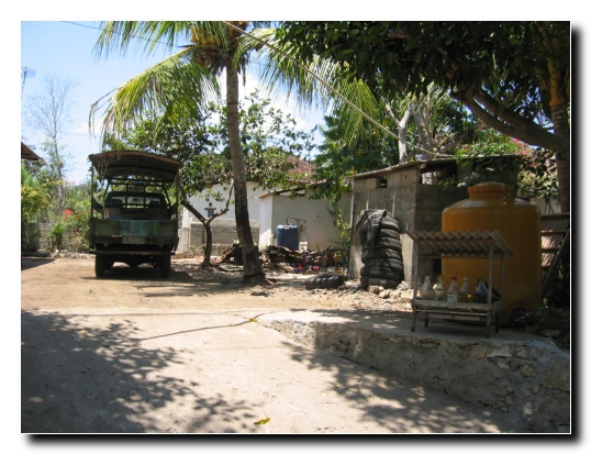 33 Die Tankstelle auf  Nusa Lembongan